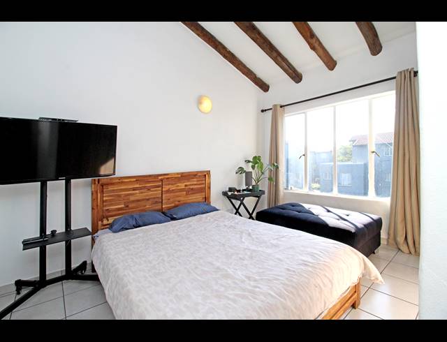 2 BEDROOM APARTMENT FOR SALE IN NORTHGATE